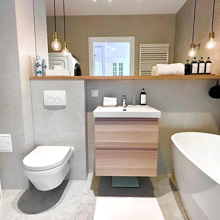 Apartament Modern - Garden And Free Parking